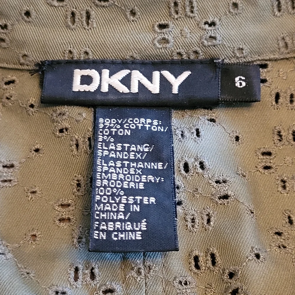 DKNY EMBROIDERED EYELET JACKET | DKNY BLAZER | DKNY JACKET | OLIVE GREEN | EUC